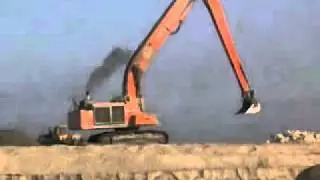 Long boom in operation at Manifa Field Causeway project
