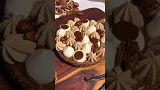 Пирог с пеканом и ванилью и карамелью 🤎🤍😋