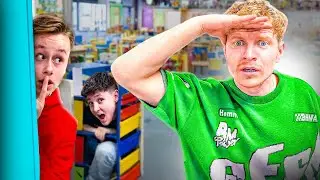 Verstoppertje In Een Gesloten Basisschool!