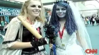 Comic-con fans arrive