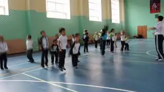 Дене тәрбиесі 1 сынып Ойын арқылы тірек қозғалыс дағдыларын үйрету  Кеңістікте еркін секіру мен жүгі