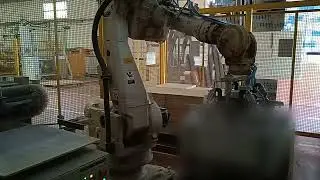 Robot alimentador de suelo técnico