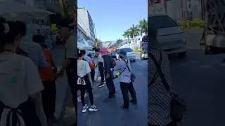 Гуляя по центру Пономеня нас приманил этот звук...