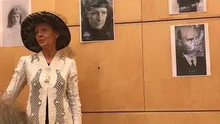 Elisabeth-Joe Harriet als rote Erzherzogin