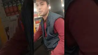 Специалист Metro Кэш энд Керри убегает от полиции.