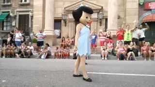 HOLLYWOOD PARADE Parque Warner