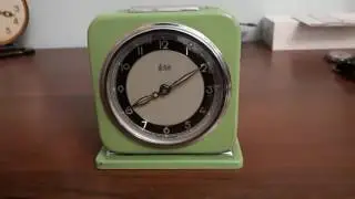 Часы будильник с механической мелодией