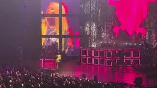 Avril Lavigne live at the Hard Rock Cafe Miami Florida 21-Jun-25 - complicated ￼