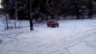 Drift kaszlem w lesie.