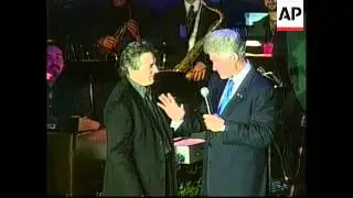 ENTERTAINMENT DAILY: ENT4- CLINTON/DE NIRO
