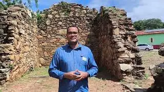 Ru&iacute;nas de uma Igreja constru&iacute;da por escravos no Brasil Colonial 