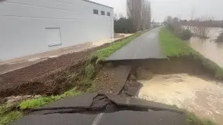 Flash flood warnings follow levee breach in Washington state | REUTERS