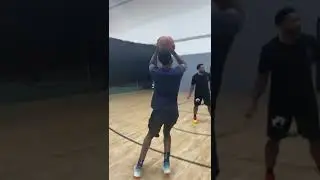 Can't go under the Andrew Wiggins screen ✍🏾 #shorts