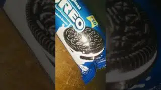 Oreo dunking in milk #oreocake #food #shorts