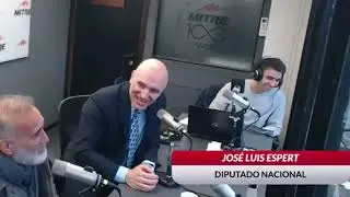📻 
