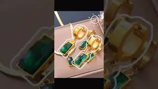 &ldquo;Gold Snake Chain Emerald Jewelry Set: Rectangular Gem Statement Pieces&rdquo;