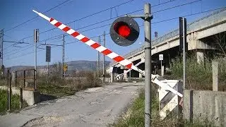 Spoorwegovergang Nola (I) // Railroad crossing // Passaggio a livello