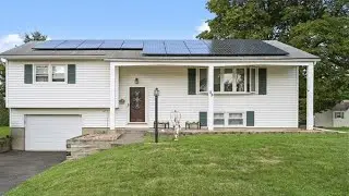 35 Parade Place, New Windsor, NY Presented by Colin Seitz.
