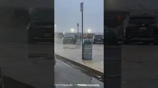 Идиот на парковке в аэропорту #глазамитаксиста #uber #automobile