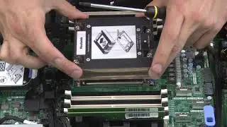 Lenovo ThinkSystem SR635 installing a processor and heat sink