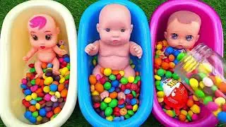 Three Baby Toys Take A Bath In A Magical  Rainbow  Candy  Tub 