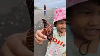 nyari barang unik bersama bocil di laut 🌊 malah dapat ini... #keranglaut #vlog #shorts #pantai