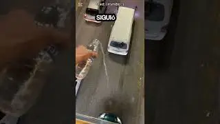 Le lanz&oacute; agua a un coche&hellip; &iexcl;y se llev&oacute; una sorpresa!