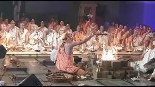 full energetic vedic transidental mantra chanting { feel transidental use earphones in full volume}
