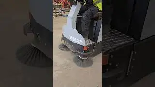 Tomcat VR Sweeper in Action | Engineering Plant Cleaning