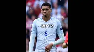 Smalling or Maguire? #smalling #maguire #manutd #manchesterunited #seriea #premierleague