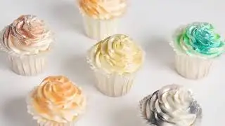Edible glitter spray