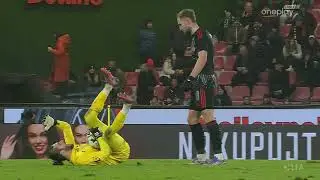 Ryne&scaron; fackoval, ale rozhodč&iacute; ho podržel. A co Kuchta?  AC Sparta Praha FK Pardubice