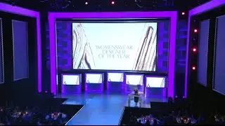 2016 CFDA Fashion Awards: Marc Jacobs Wins Womenswear Designer of  the Year Award
