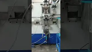 Inner hook and plastic cover inserting Bucket handle making machine