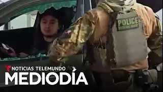 Vea c&oacute;mo agentes de ICE arrestan a la fuerza a varias personas en Minneapolis | Noticias Telemundo