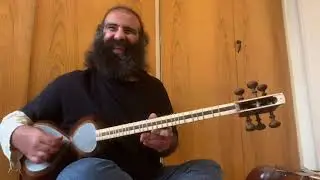 Iranian t&acirc;r. Arash GHAFFARI plays Shahnazi