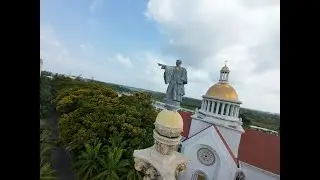 Exploring around the golden Au in the park