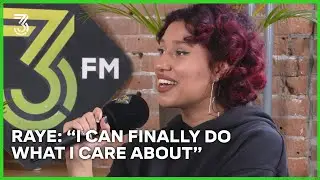 Zangeres RAYE over touren en cultuur ontdekken | NPO 3FM