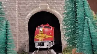 Santa Fe E6 Transporting Passengers Between Stations. #train #railway #modelrailroad 