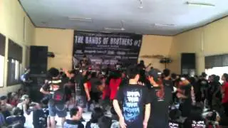 Sarcastic metal - Bersatu (The Bands of Brothers #2, Tomang)