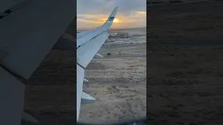 Flight landing in Kuwait  🛬 #shorts #flight #landing #youtubeshorts #skyi