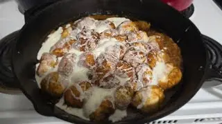 Аппетитные кусочки булочки с корицей