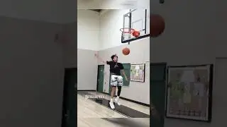 Off the dribble Btb!? #viral #dunk #basketball music- &ldquo;I wonder&rdquo; Kanye West