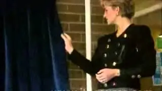 DIANA PRINCESS OF WALES OPENS AIDS UNIT in Birmingham 10 NOVEMBER 1992