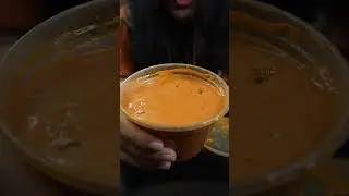 Курица в сливочном масле с чесночной лепешкой наан