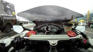 Kawasaki ZX-10R VS. Suzuki RG 500 2 TAKT:) Airport Race Days 2012 Hohenems