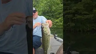 Skunk is out of the boat.                          #bassfishinglife #fishing