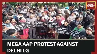 AAP Councillors Protest Against LG In Delhi; Protests Against Stalled Mayor Election