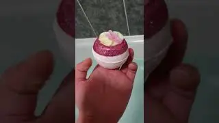 BOMB cosmetics SUGAR PLUM FAIRY bath blaster Demo