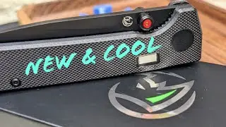 Unboxing a Glowing Knife!